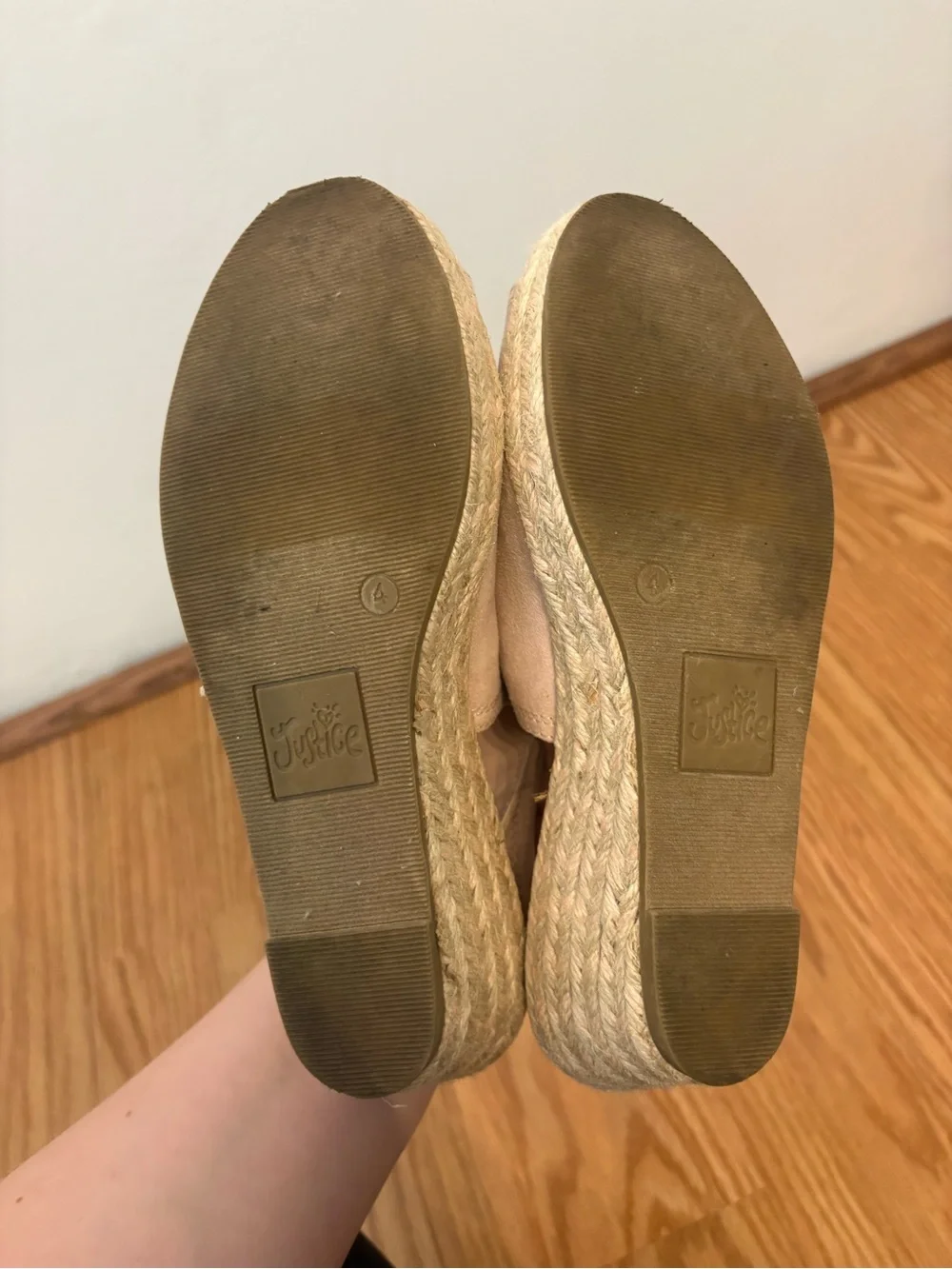 Open-Toe Suede Wedge Sandals in Light Pink